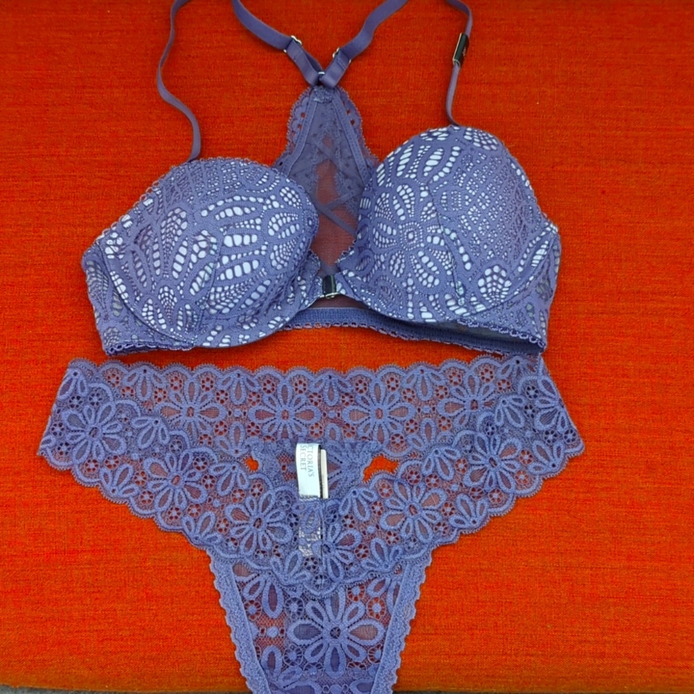 NWT Victoria's secret BRA ONLY!